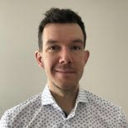 une photo de Simon Williams